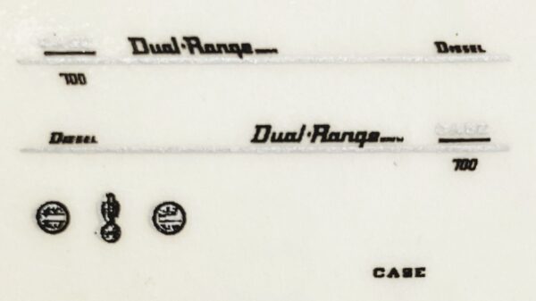 Decal 1/64 Case 700 Dual Range Set - DC712