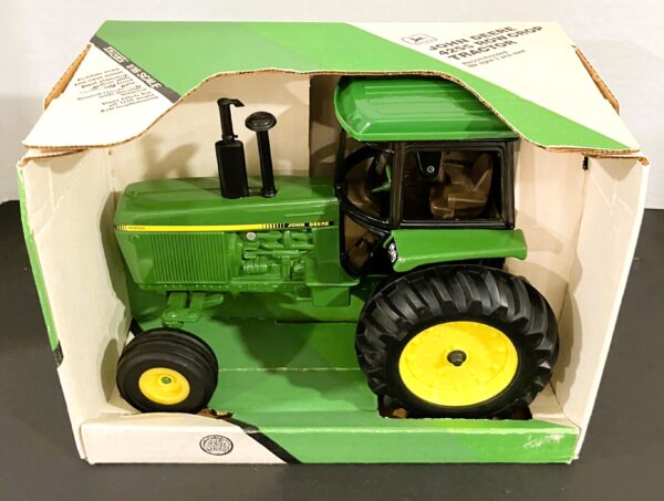 1/16 John Deere 4255 Row Crop Tractor