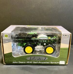 1/64 John Deere 4930 Self-Propelled Sprayer Authentics 2