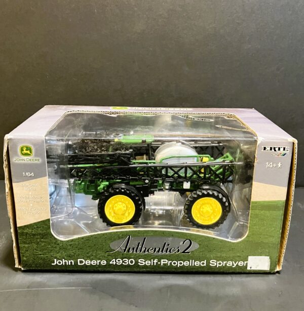 1/64 John Deere 4930 Self-Propelled Sprayer Authentics 2