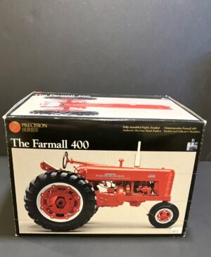 1/16 Farmall 400 Tractor Precision Series