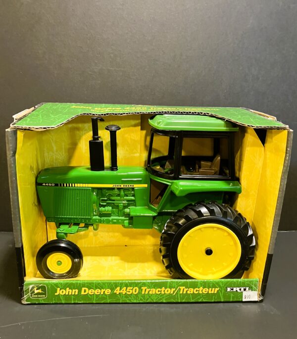 1/16 John Deere 4450 Tractor