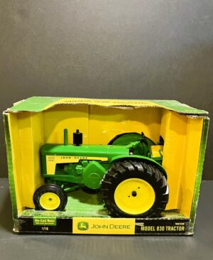 1/16 John Deere 830 Tractor