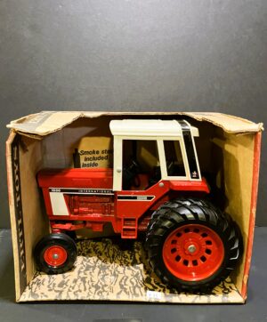 1/16 International 1566