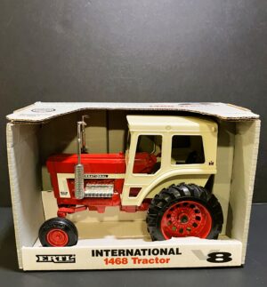 1/16 International 1468 Tractor
