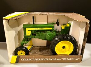 1/16 John Deere 720 Hi-Crop Tractor