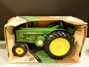 1/16 John Deere D Tractor