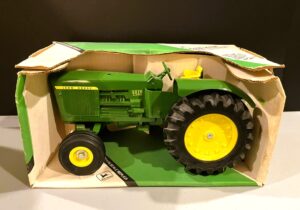 1/16 John Deere 5020 Diesel Tractor